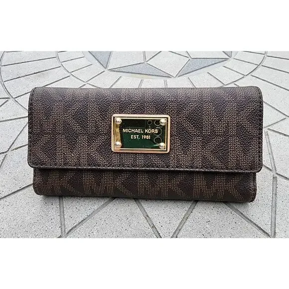 Michael Kors Jet Set Signature Checkbook Continental Wallet Vintage